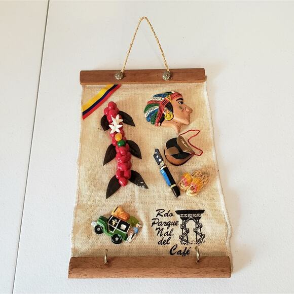 Colombia Souvenir Artisan Hand Crafted Distressed Wall Hanging Key Holder - Picture 2 of 7